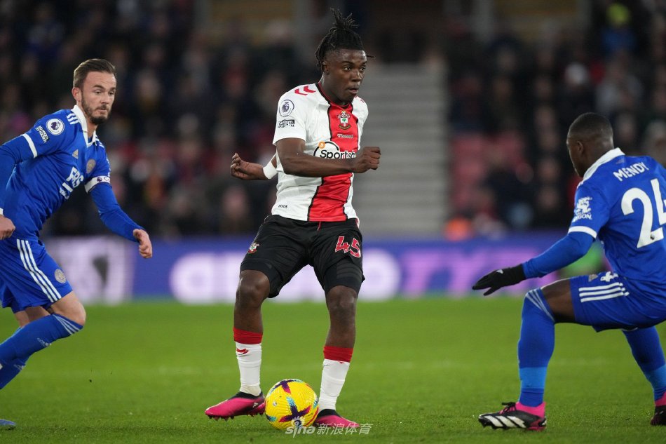 亨利拥抱庆 亨利拥抱庆